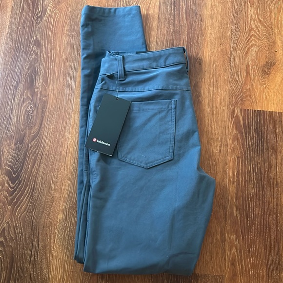 Lululemon ABC pants slim - Picture 3 of 5